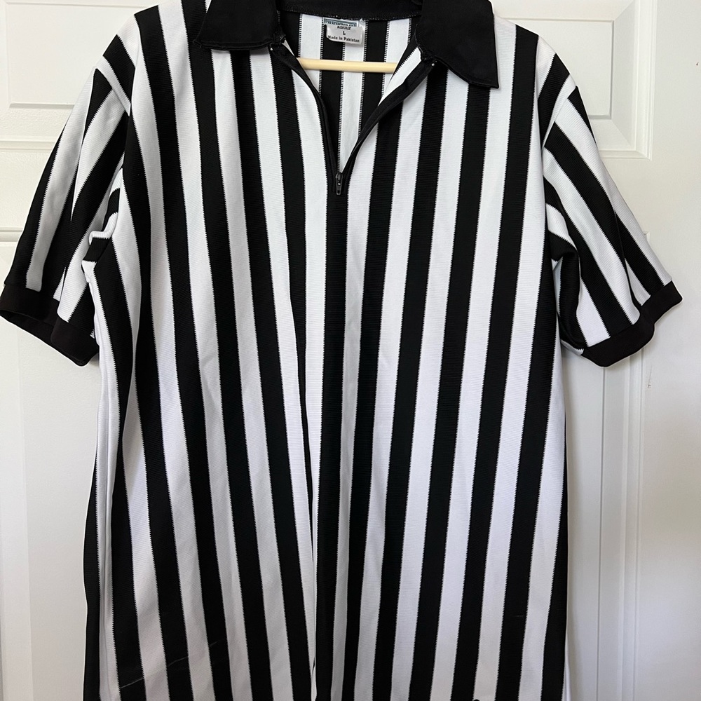 Venus U.S.A. knit pull over shirt; adult Lg